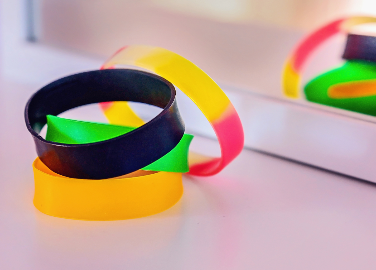 The Emotional Connection: How Silicone Wristbands Foster Community Engagement