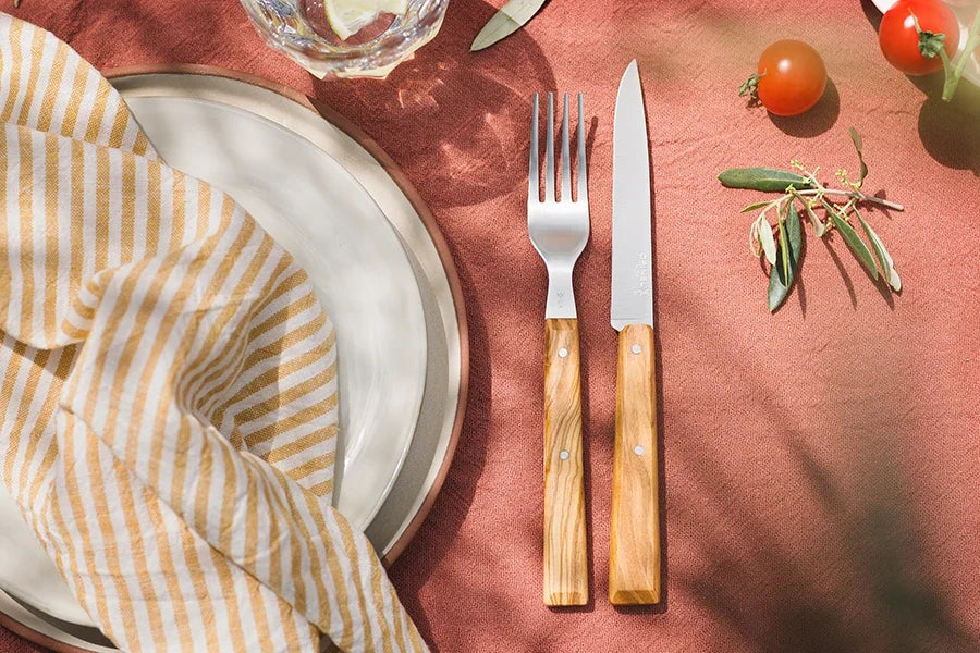 Opinel La Table Au Soleil Set – 4 Sylve Forks & 4 Bon Appetit Knives – Olivewood