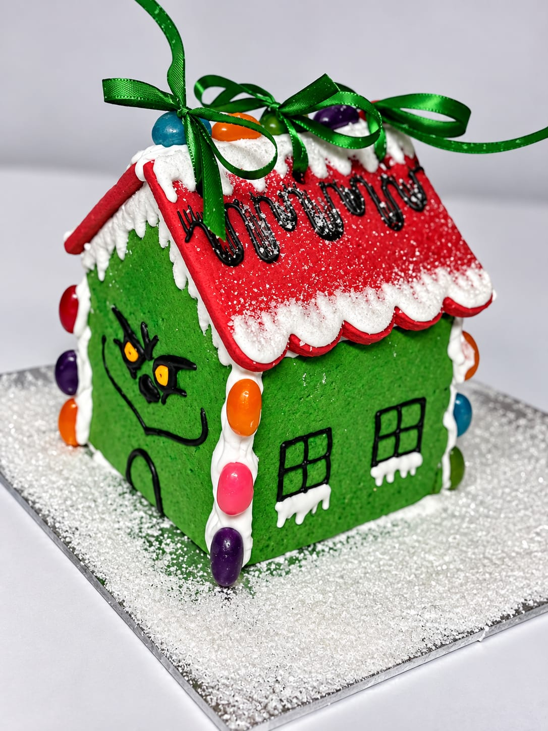 grinch detail – Christmas biscuit house decorating kit